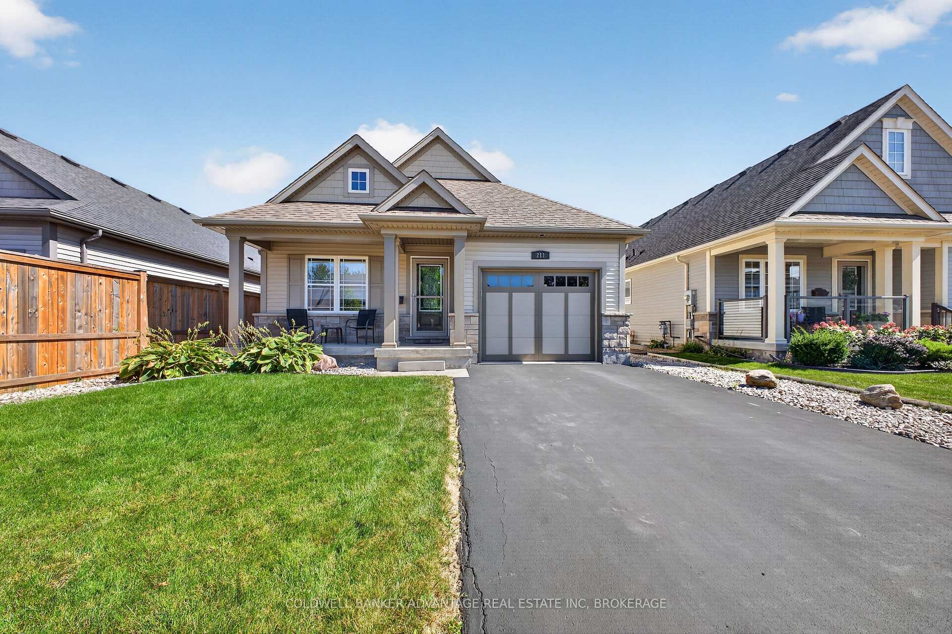 Photo 3 of 211 Classic Avenue, Welland, Lincoln/Crowland — HOMEH
