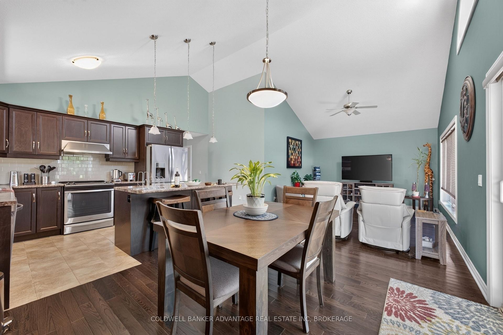 Photo 9 of 211 Classic Avenue, Welland, Lincoln/Crowland — HOMEH