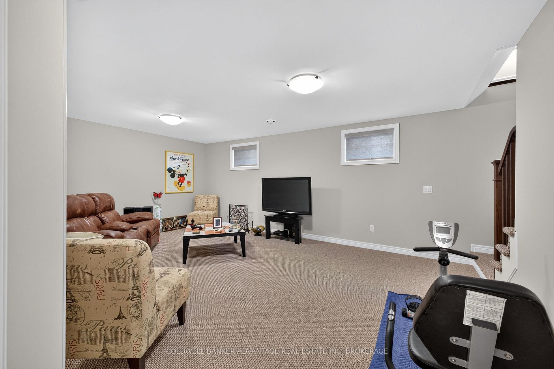 Photo 19 of 211 Classic Avenue, Welland, Lincoln/Crowland — HOMEH