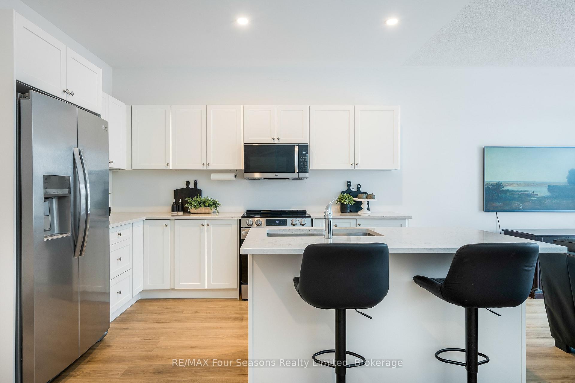 Photo 5 of 248 Duncan Street, Clearview, Stayner — HOMEH