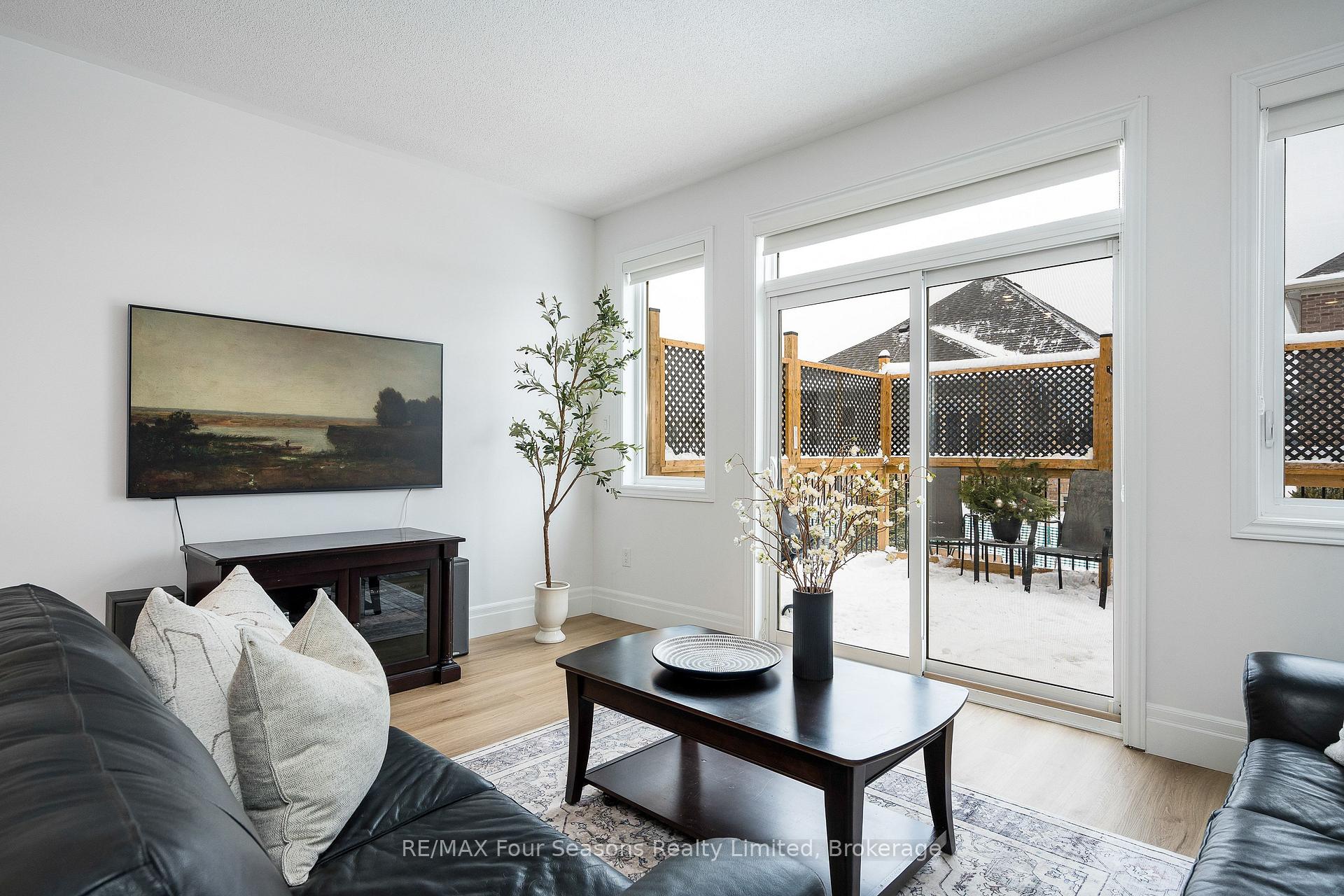 Photo 9 of 248 Duncan Street, Clearview, Stayner — HOMEH