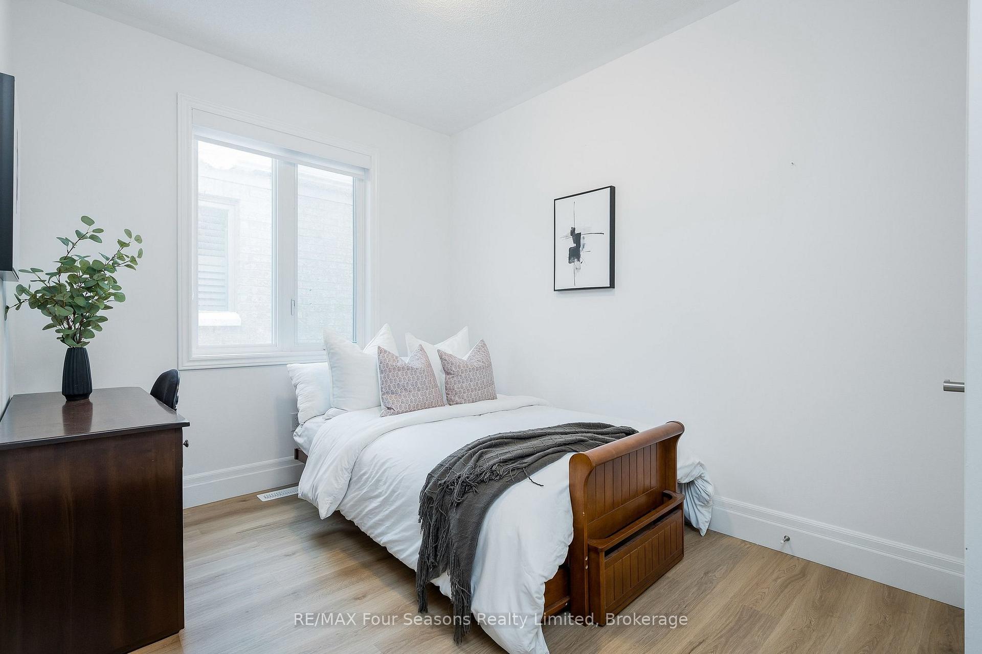 Photo 16 of 248 Duncan Street, Clearview, Stayner — HOMEH