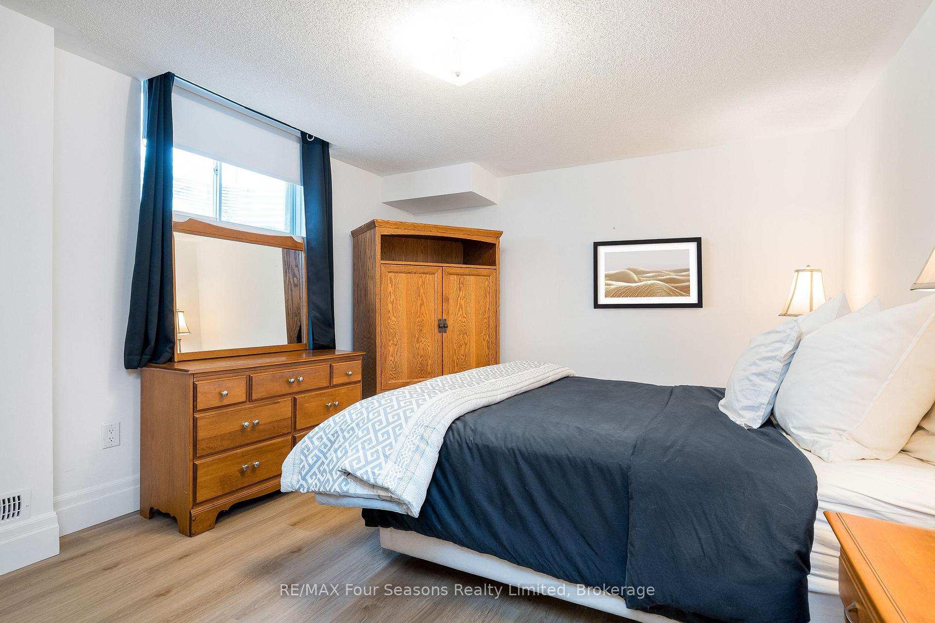 Photo 23 of 248 Duncan Street, Clearview, Stayner — HOMEH