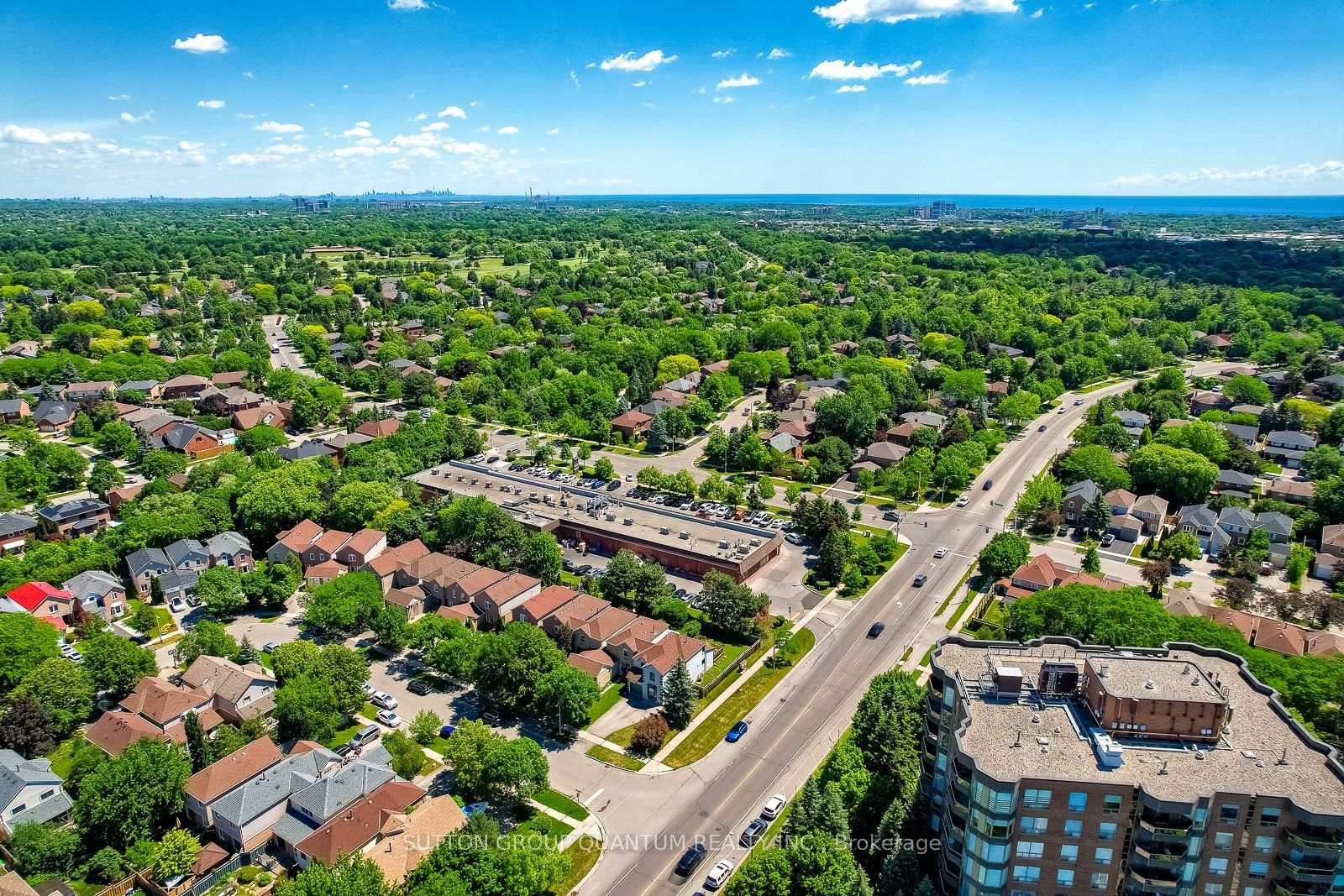 Photo 5 of 1279 Hedgestone Crescent S, Oakville, Glen Abbey — HOMEH