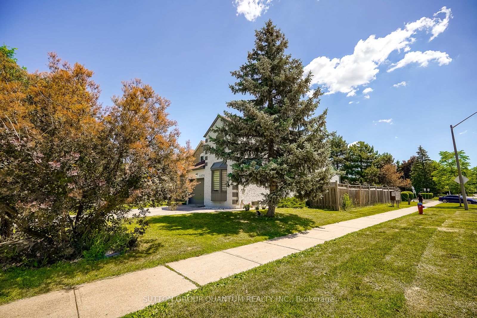 Photo 10 of 1279 Hedgestone Crescent S, Oakville, Glen Abbey — HOMEH