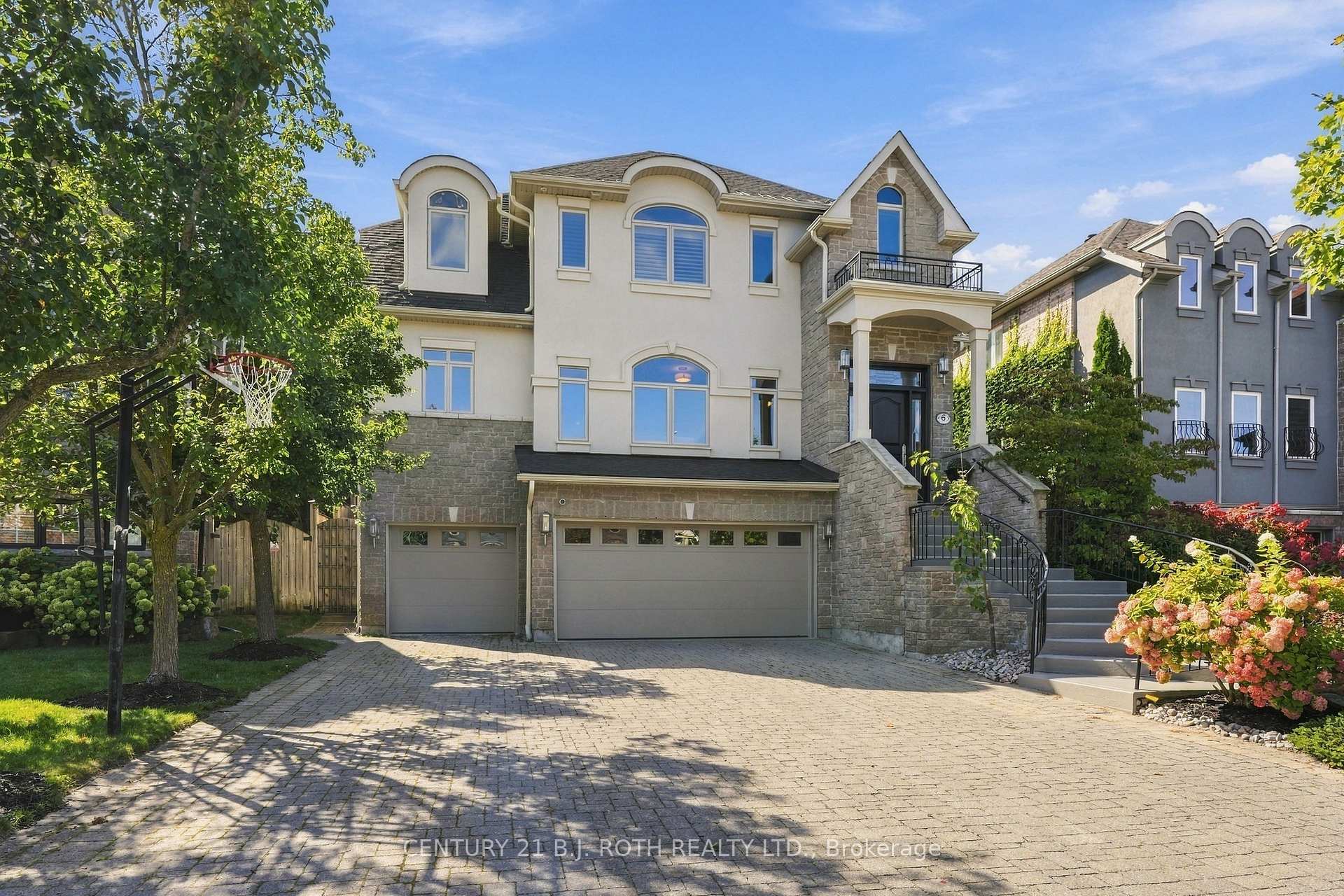 Photo 3 of 6 Orsi Court, Barrie, Ardagh — HOMEH