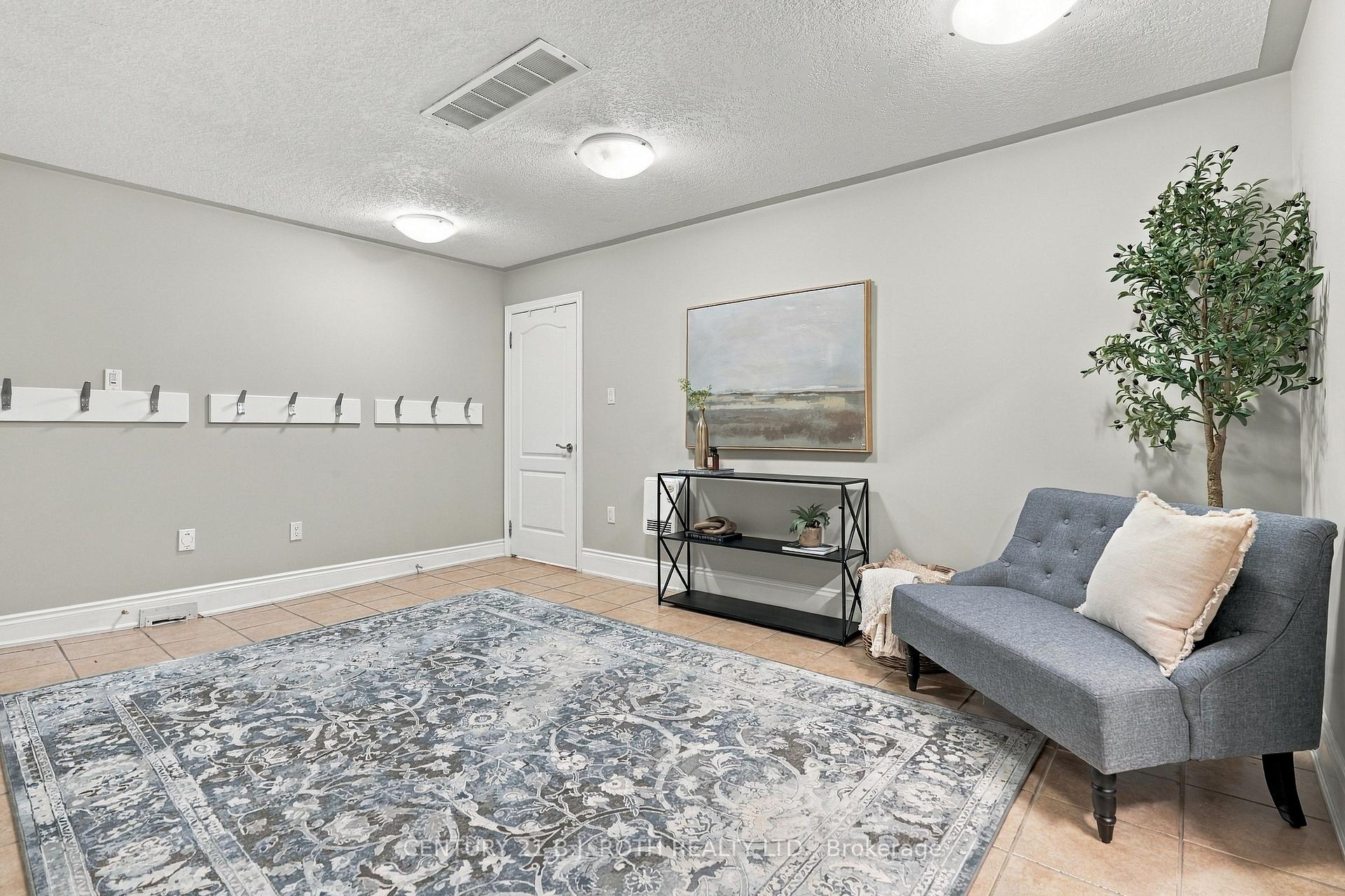 Photo 32 of 6 Orsi Court, Barrie, Ardagh — HOMEH