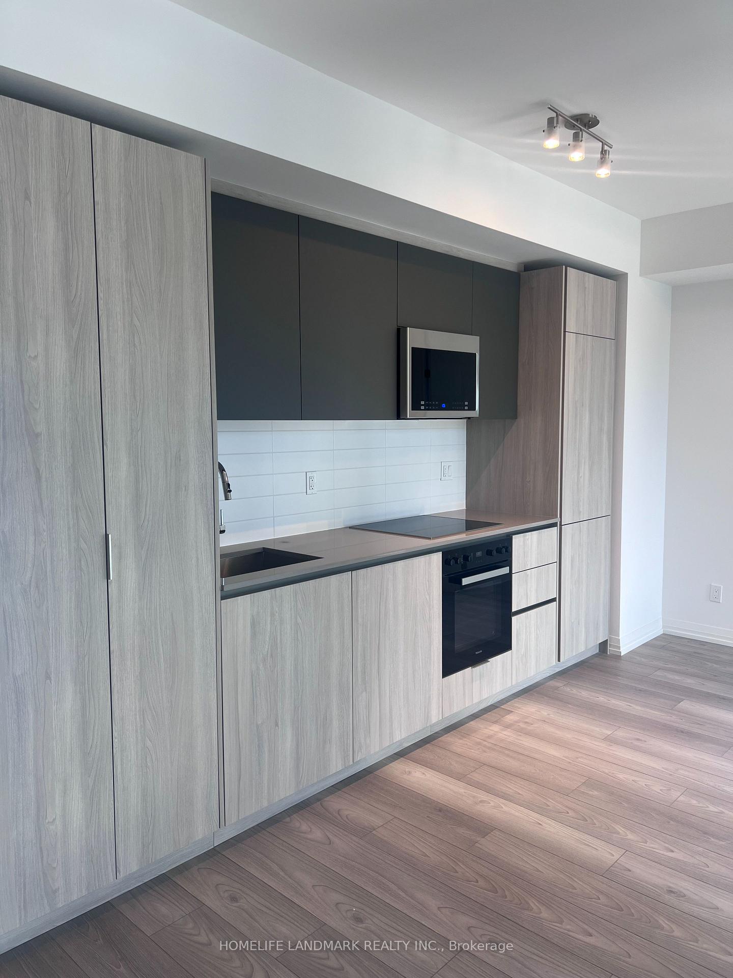 Front of Unit 2606, 400 King West Street