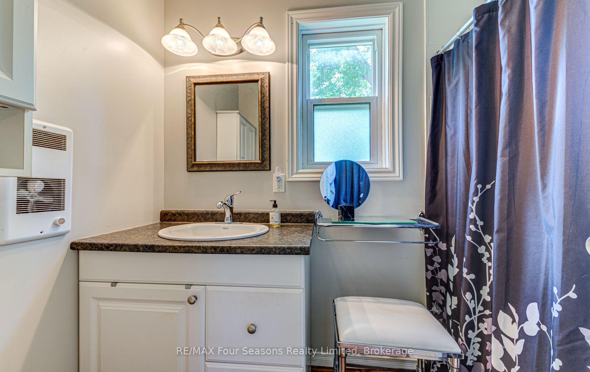 Photo 14 of 393 Second Street, Collingwood — HOMEH