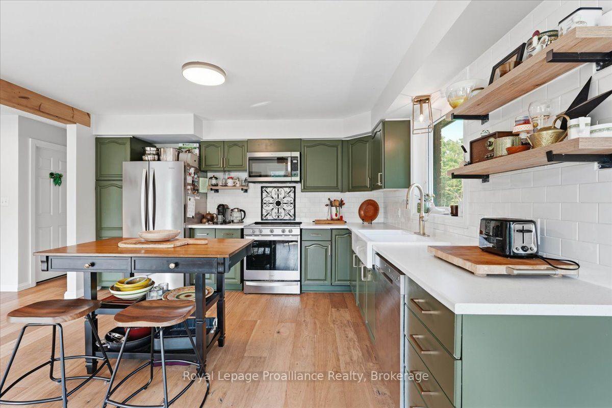 Photo 6 of 10389 41 Highway, Addington Highlands, Addington Highlands — HOMEH