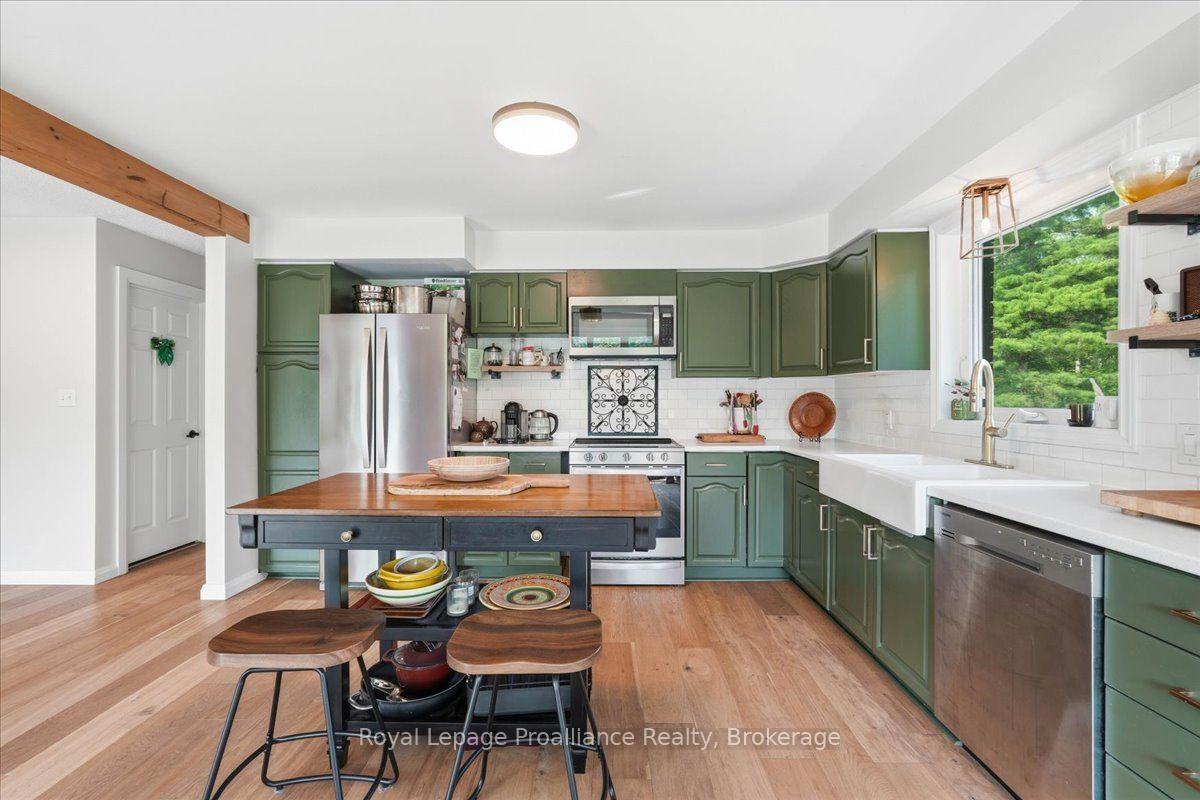 Photo 14 of 10389 41 Highway, Addington Highlands, Addington Highlands — HOMEH