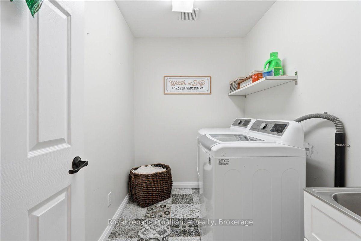 Photo 38 of 10389 41 Highway, Addington Highlands, Addington Highlands — HOMEH