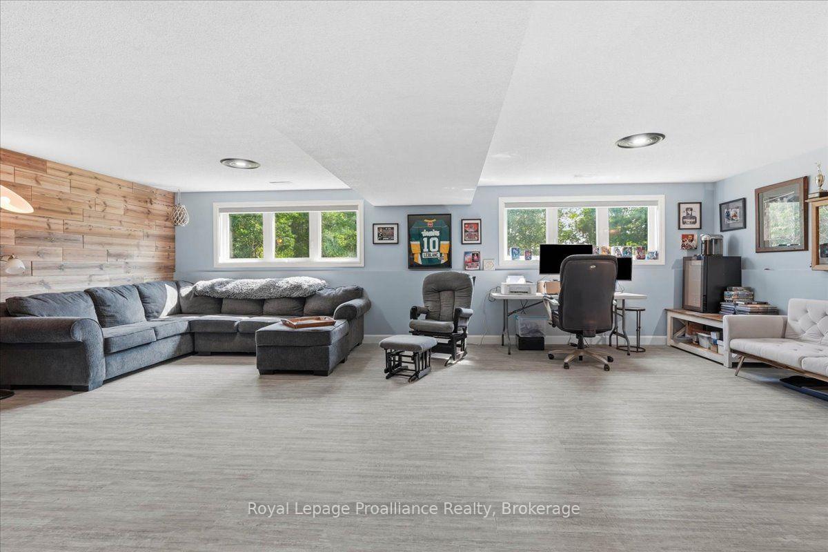 Photo 43 of 10389 41 Highway, Addington Highlands, Addington Highlands — HOMEH