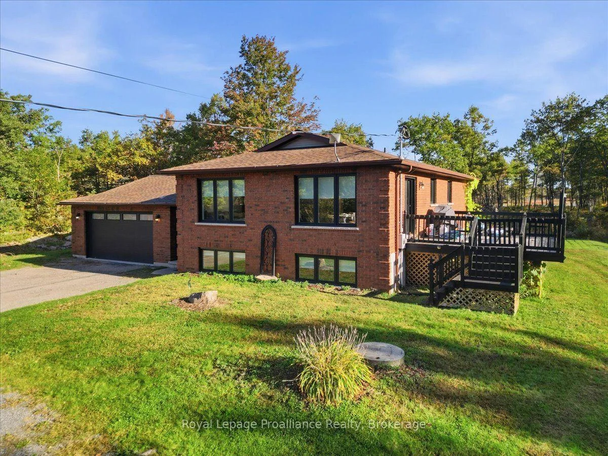 Photo 5 of 10389 41 Highway, Addington Highlands, Addington Highlands — HOMEH