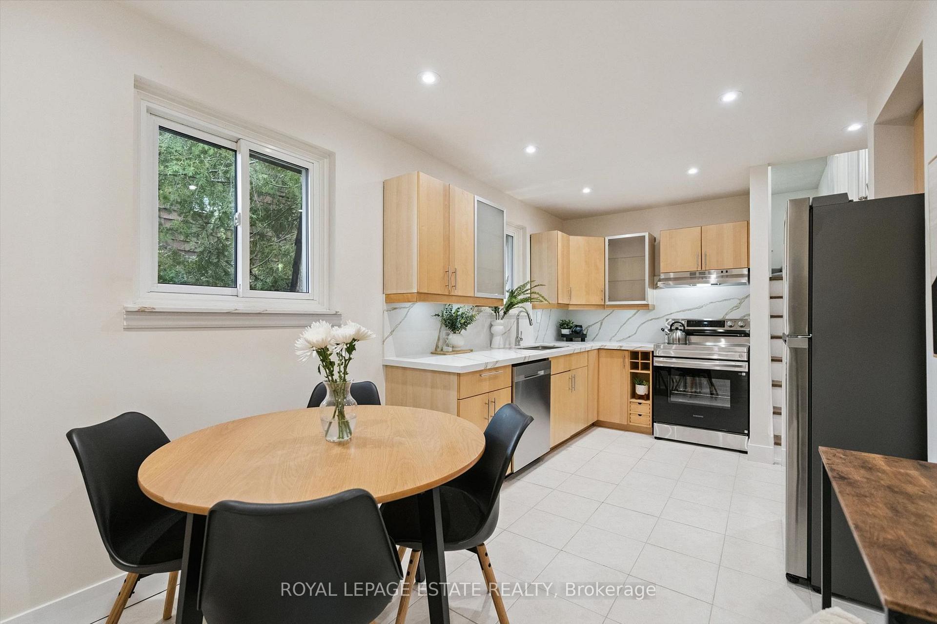 Photo 10 of 3325 Strabane Drive, Mississauga, Erindale — HOMEH