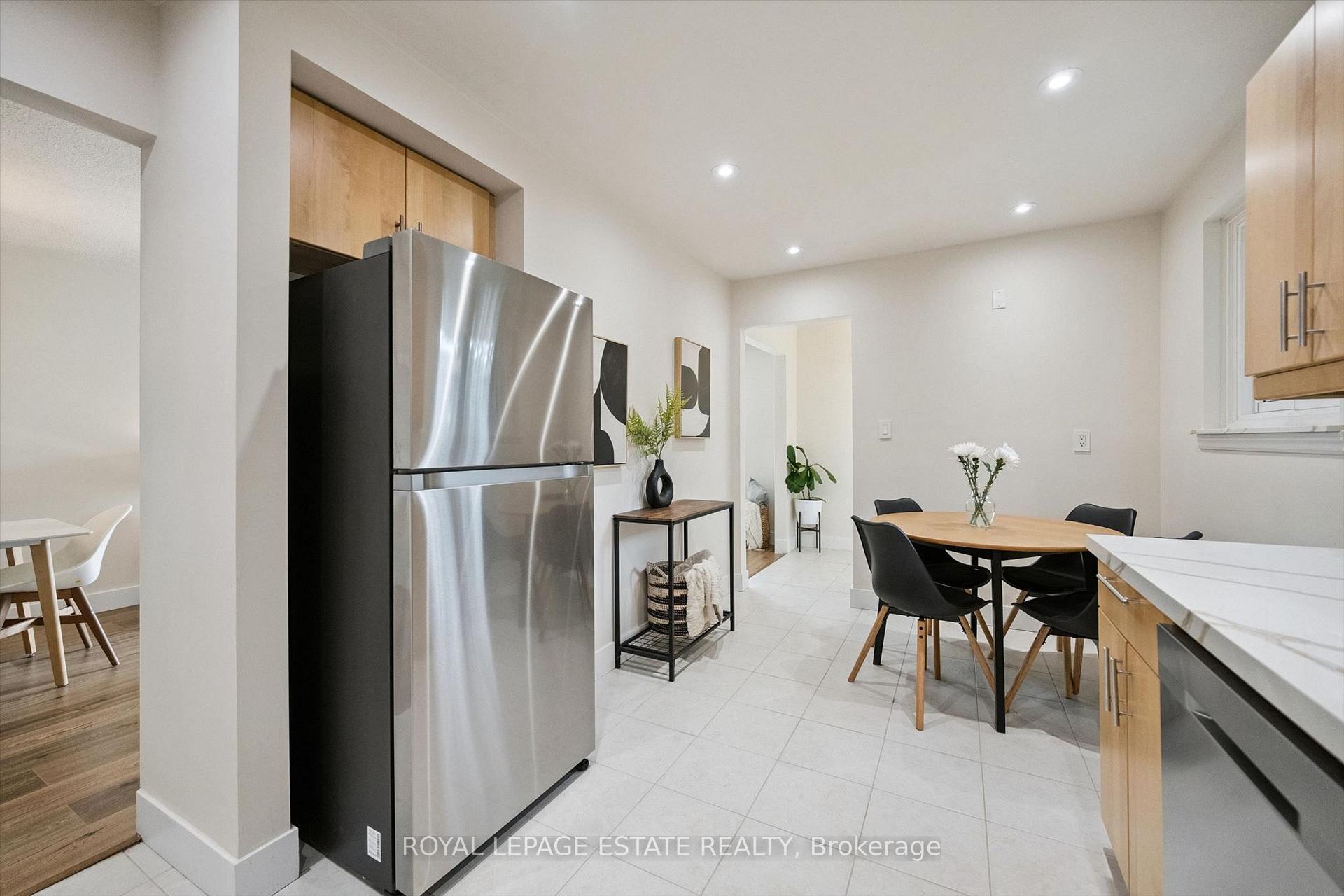 Photo 15 of 3325 Strabane Drive, Mississauga, Erindale — HOMEH