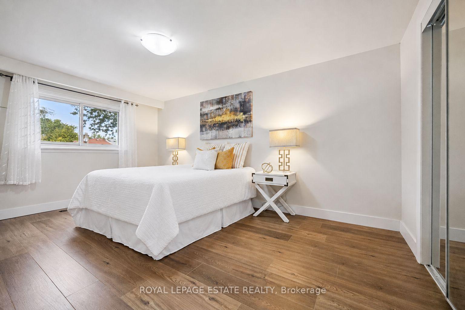 Photo 17 of 3325 Strabane Drive, Mississauga, Erindale — HOMEH