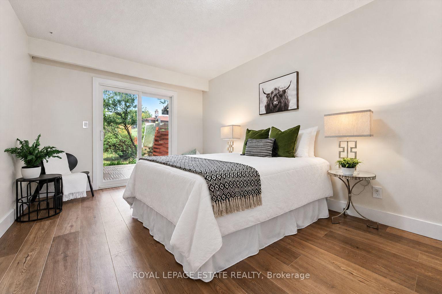 Photo 23 of 3325 Strabane Drive, Mississauga, Erindale — HOMEH