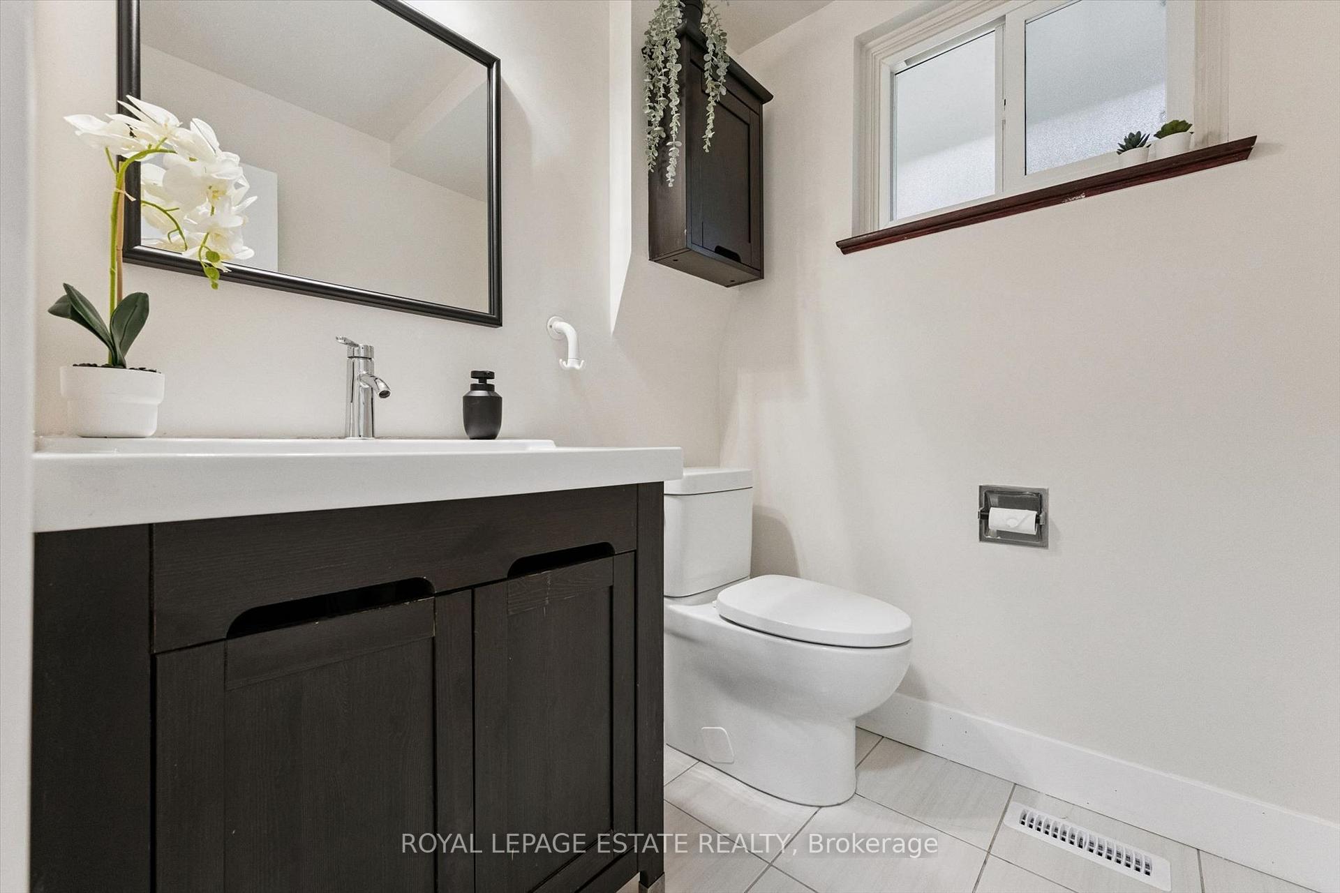 Photo 25 of 3325 Strabane Drive, Mississauga, Erindale — HOMEH