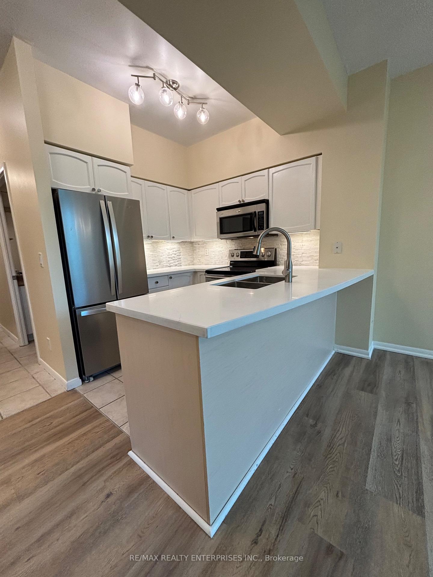 Photo 2 of Unit 214, 231 Fort York Boulevard, Toronto, Niagara — HOMEH