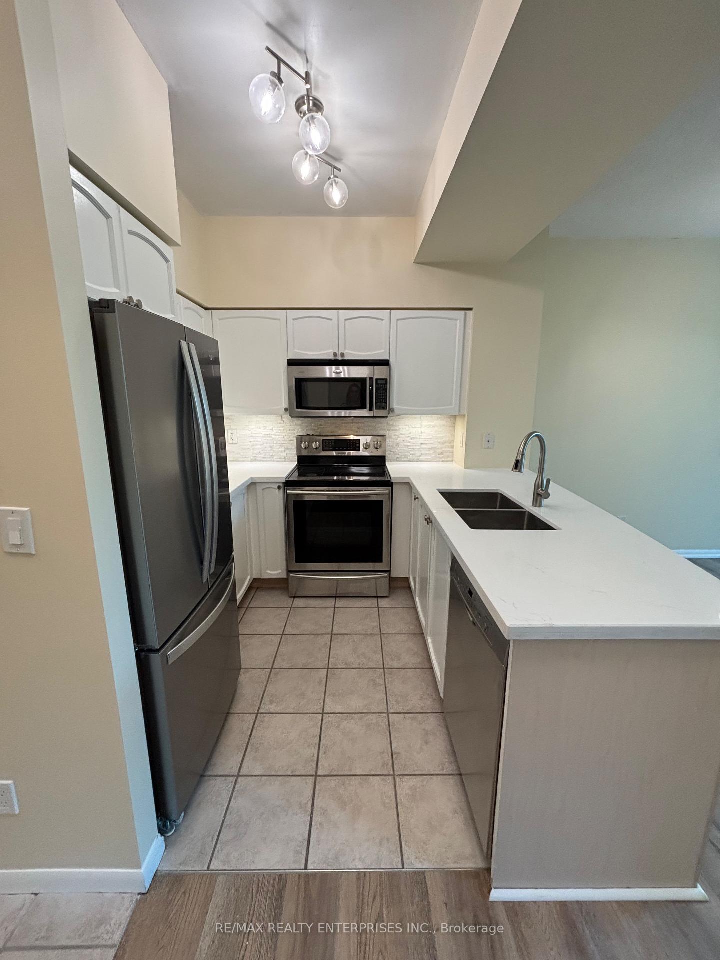 Photo 3 of Unit 214, 231 Fort York Boulevard, Toronto, Niagara — HOMEH