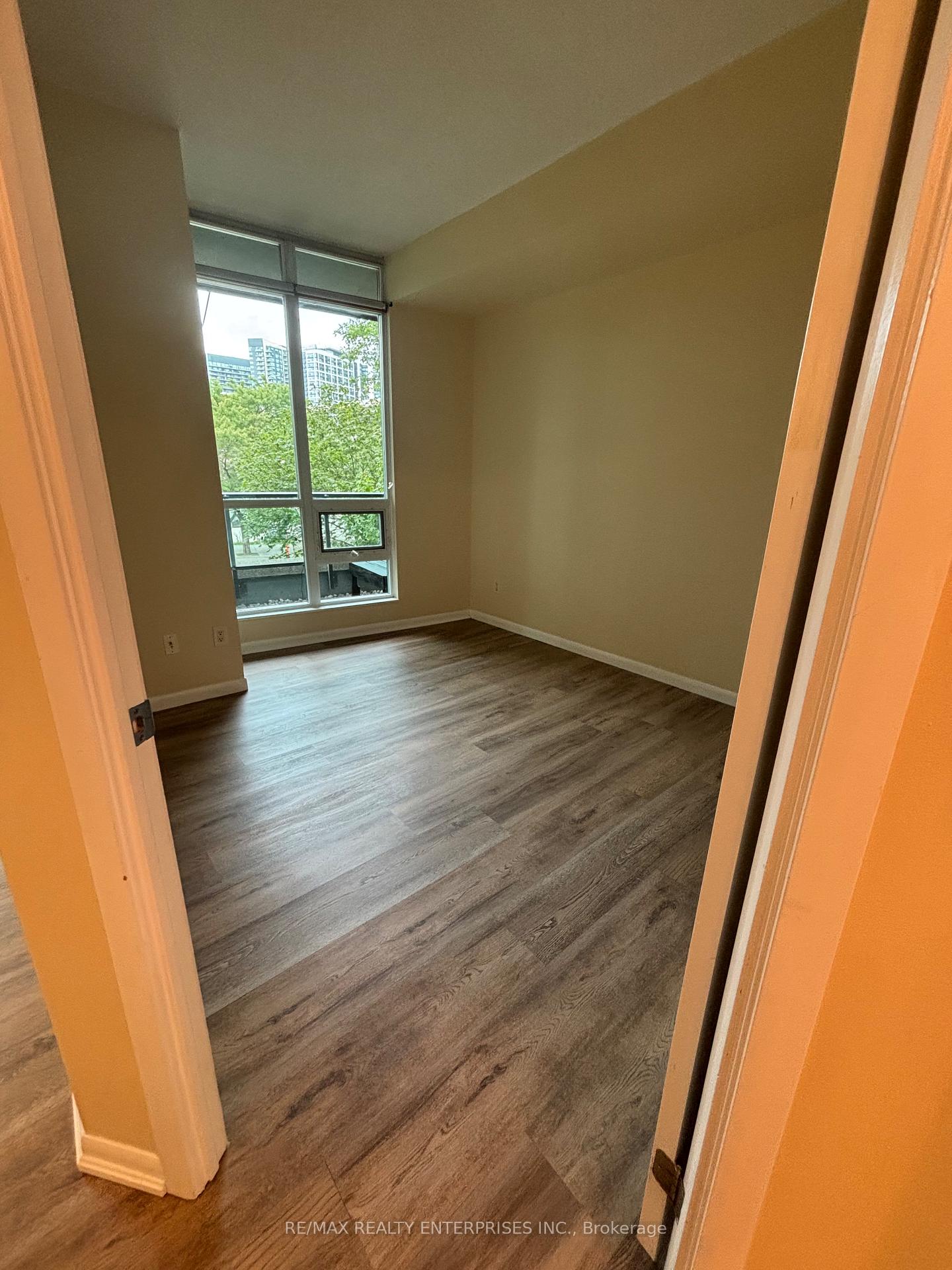 Photo 6 of Unit 214, 231 Fort York Boulevard, Toronto, Niagara — HOMEH