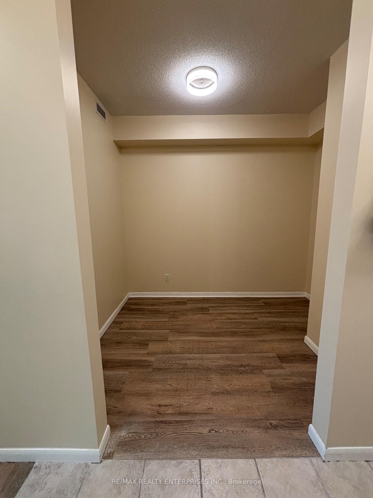 Photo 9 of Unit 214, 231 Fort York Boulevard, Toronto, Niagara — HOMEH