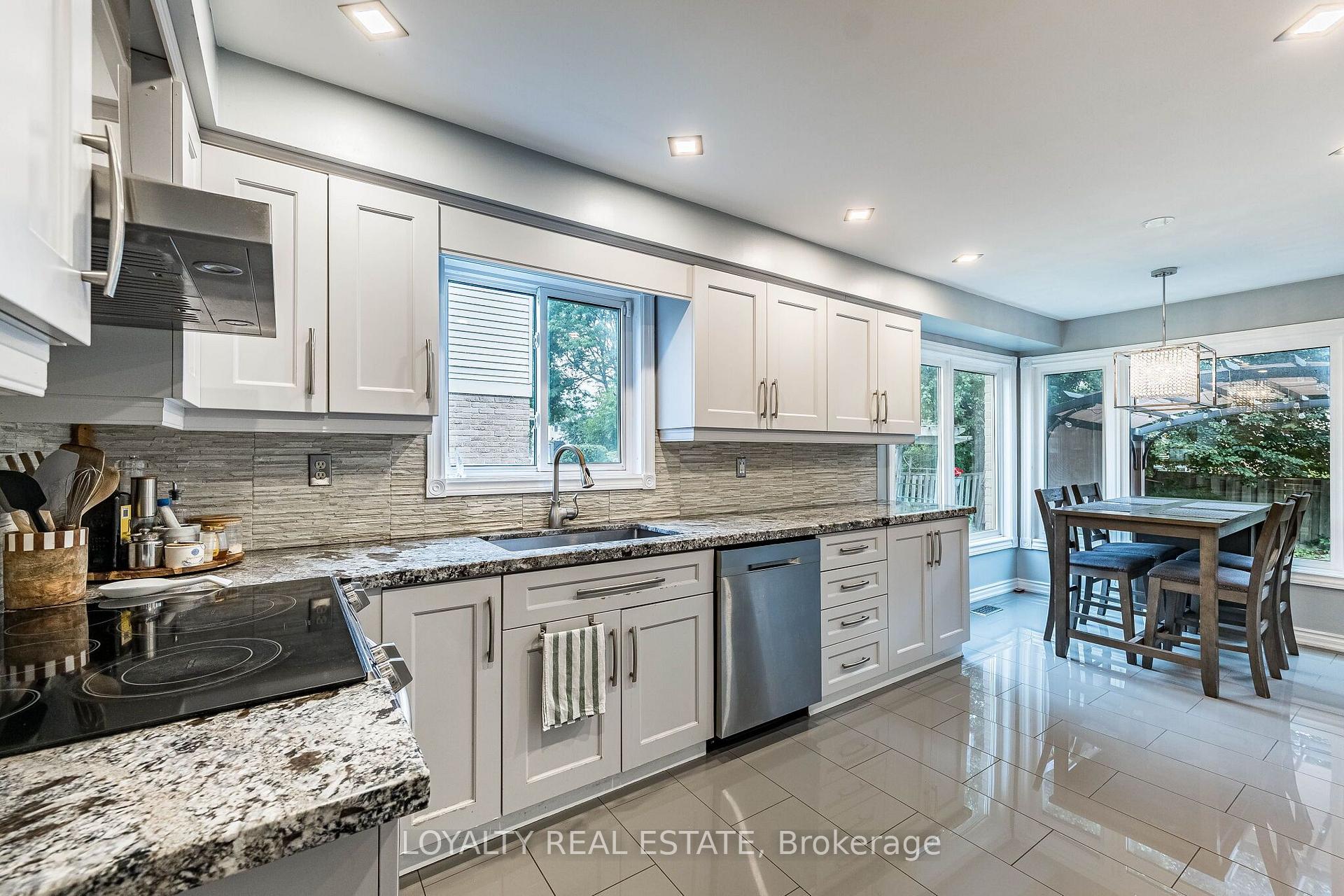 Photo 7 of 52 Newcastle Crescent, Brampton, Westgate — HOMEH