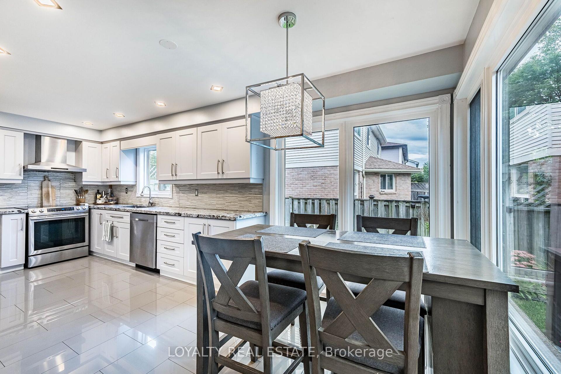 Photo 9 of 52 Newcastle Crescent, Brampton, Westgate — HOMEH