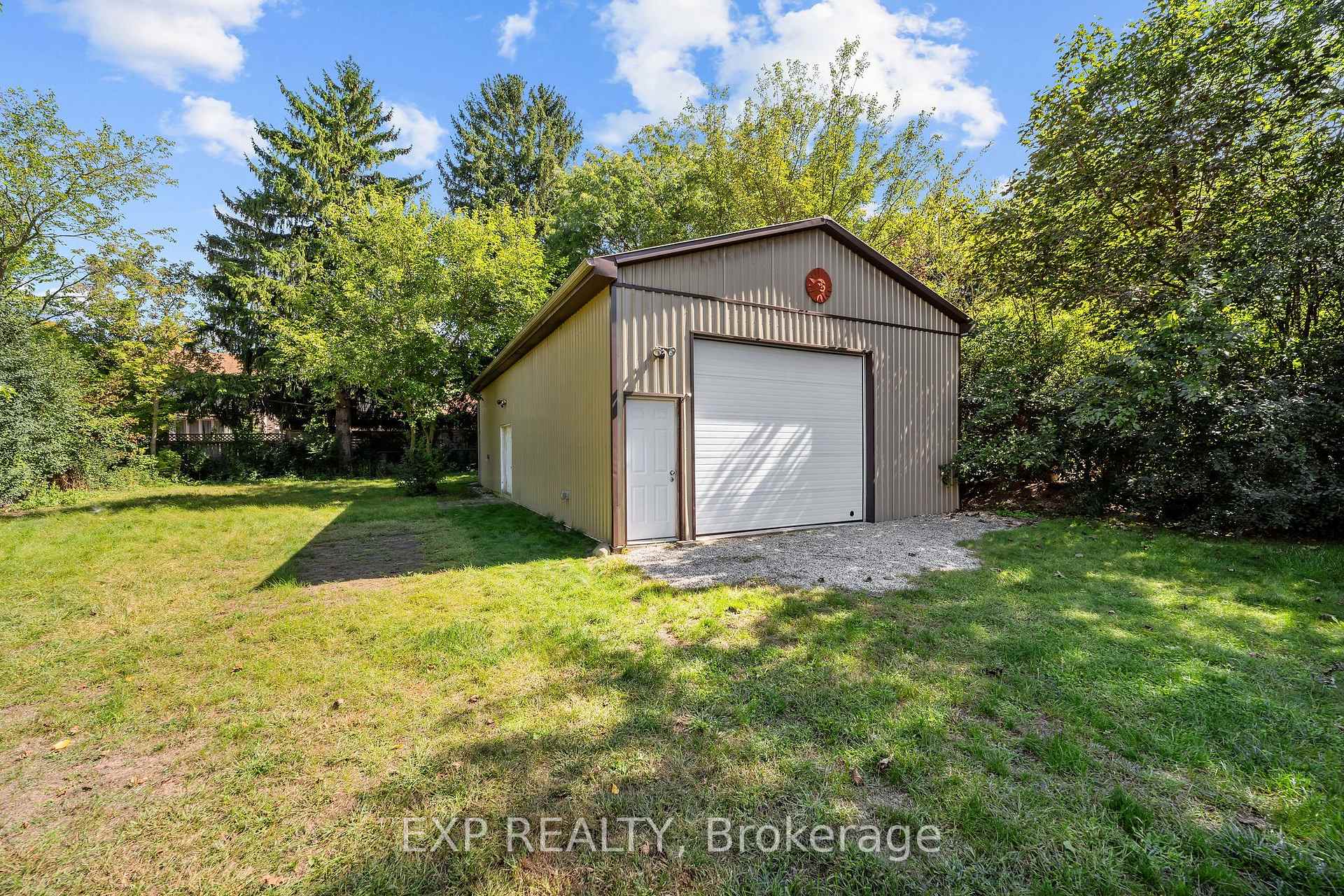 Photo 6 of 458 Boler Road, London, South K — HOMEH