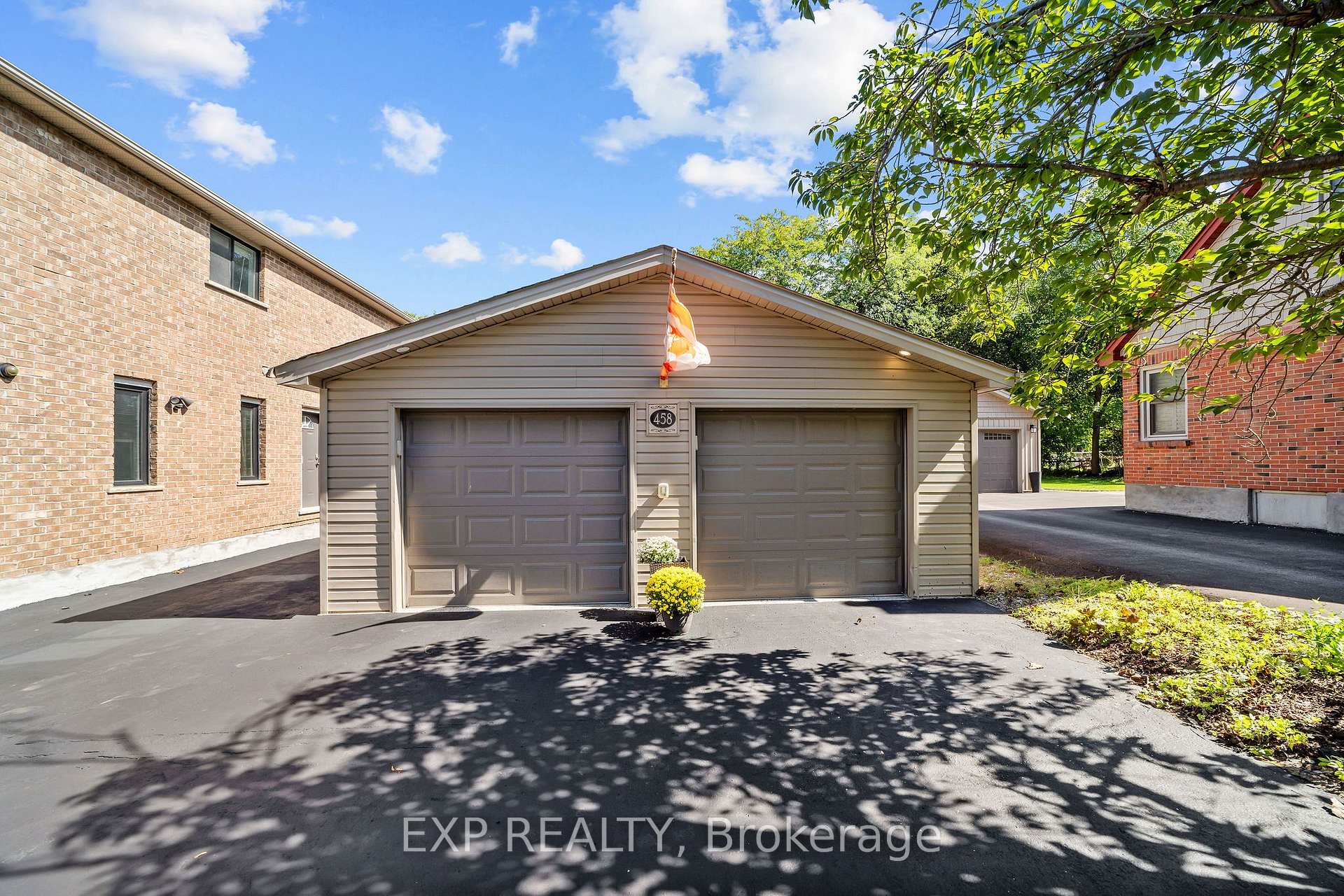 Photo 39 of 458 Boler Road, London, South K — HOMEH