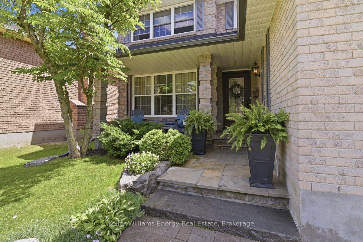 Photo 2 of 760 Sundance Circle, Oshawa, Northglen — HOMEH