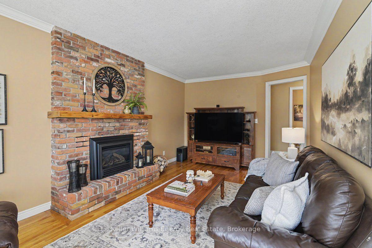 Photo 13 of 760 Sundance Circle, Oshawa, Northglen — HOMEH