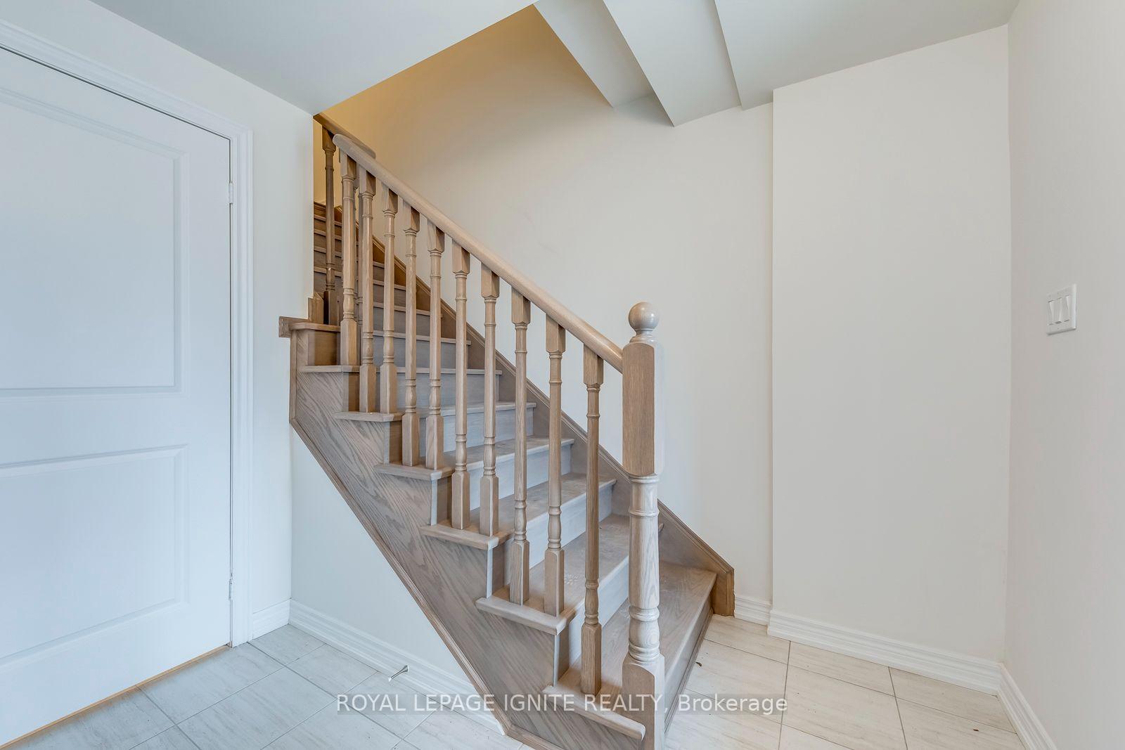 Photo 10 of 446 Salem Road S, Ajax, South East — HOMEH