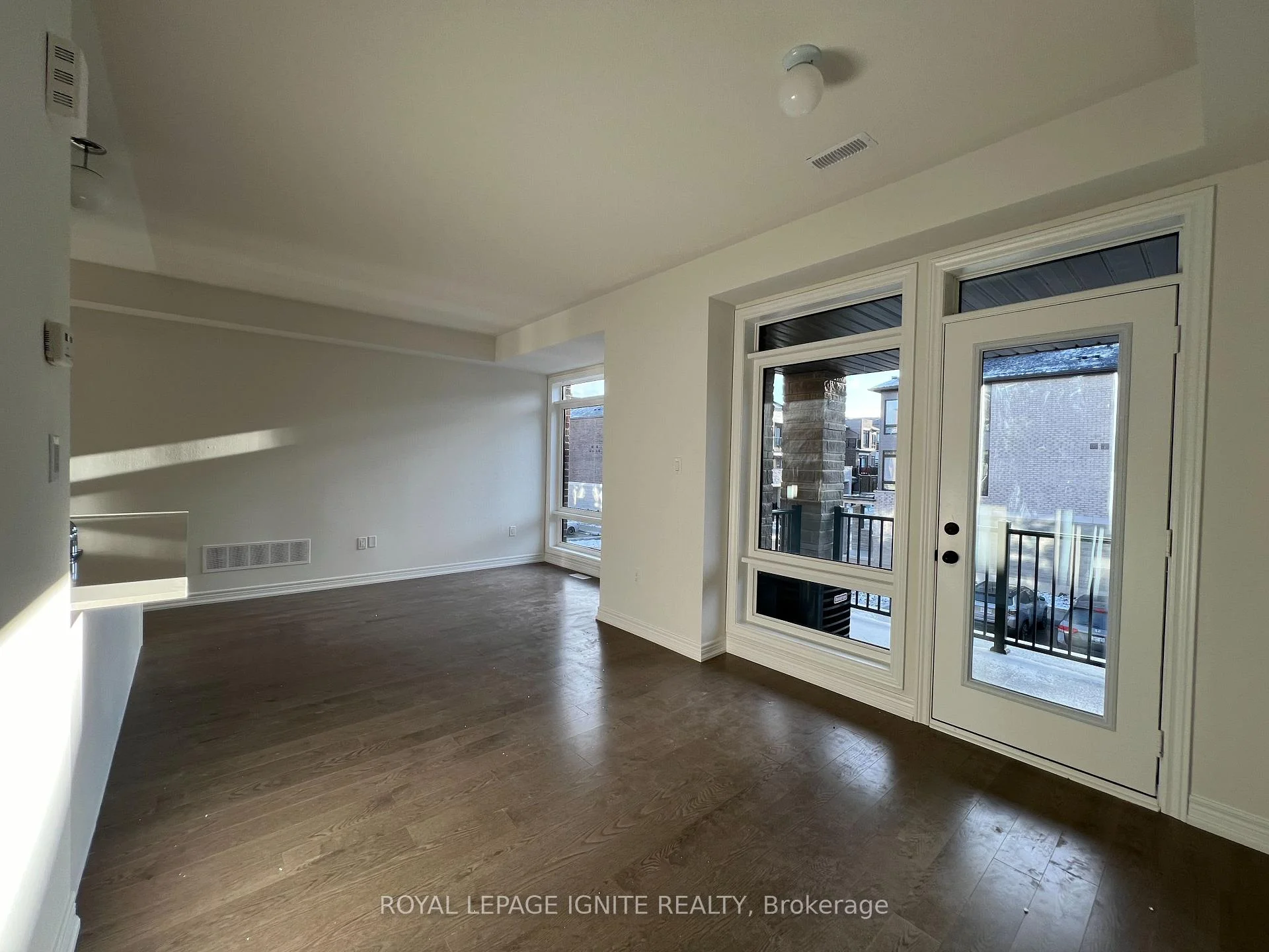 Photo 15 of 446 Salem Road S, Ajax, South East — HOMEH