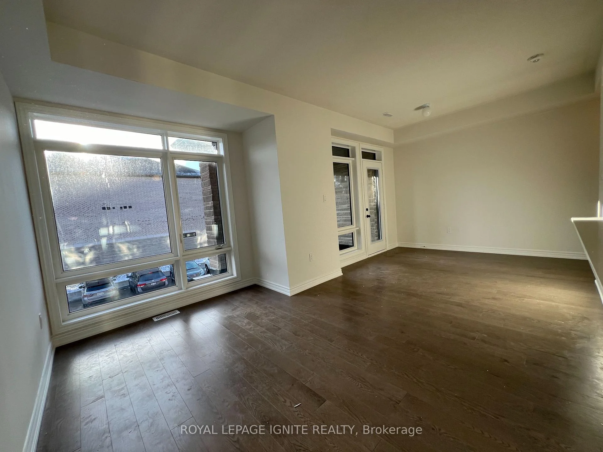 Photo 17 of 446 Salem Road S, Ajax, South East — HOMEH