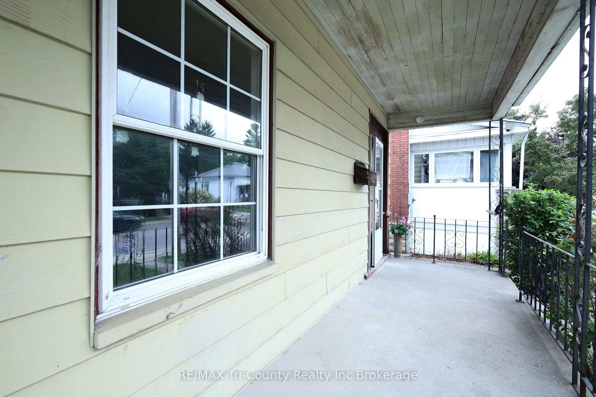 Photo 4 of 60 Manitoba Street, St. Thomas — HOMEH