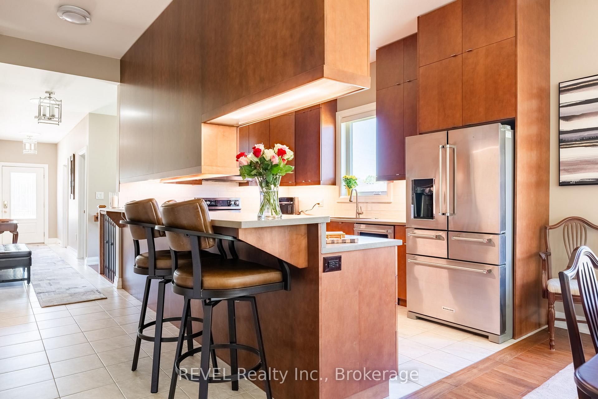 Photo 8 of 19 Francesco Crescent, St. Catharines, Rykert/Vansickle — HOMEH