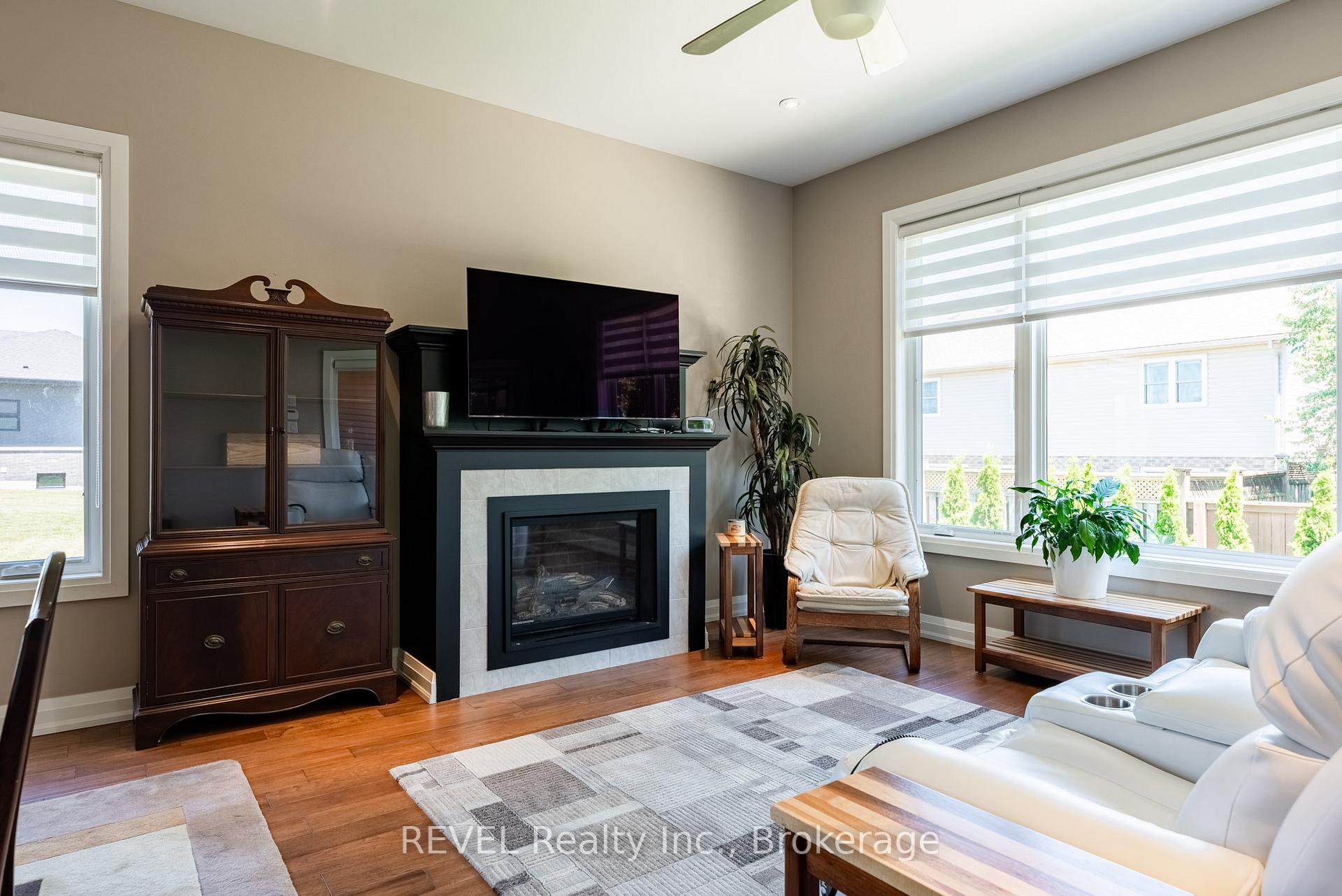 Photo 13 of 19 Francesco Crescent, St. Catharines, Rykert/Vansickle — HOMEH