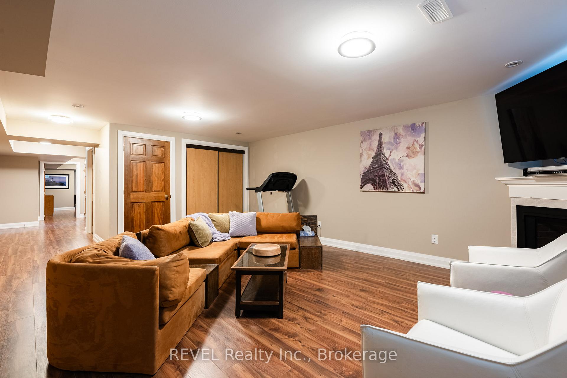 Photo 25 of 19 Francesco Crescent, St. Catharines, Rykert/Vansickle — HOMEH