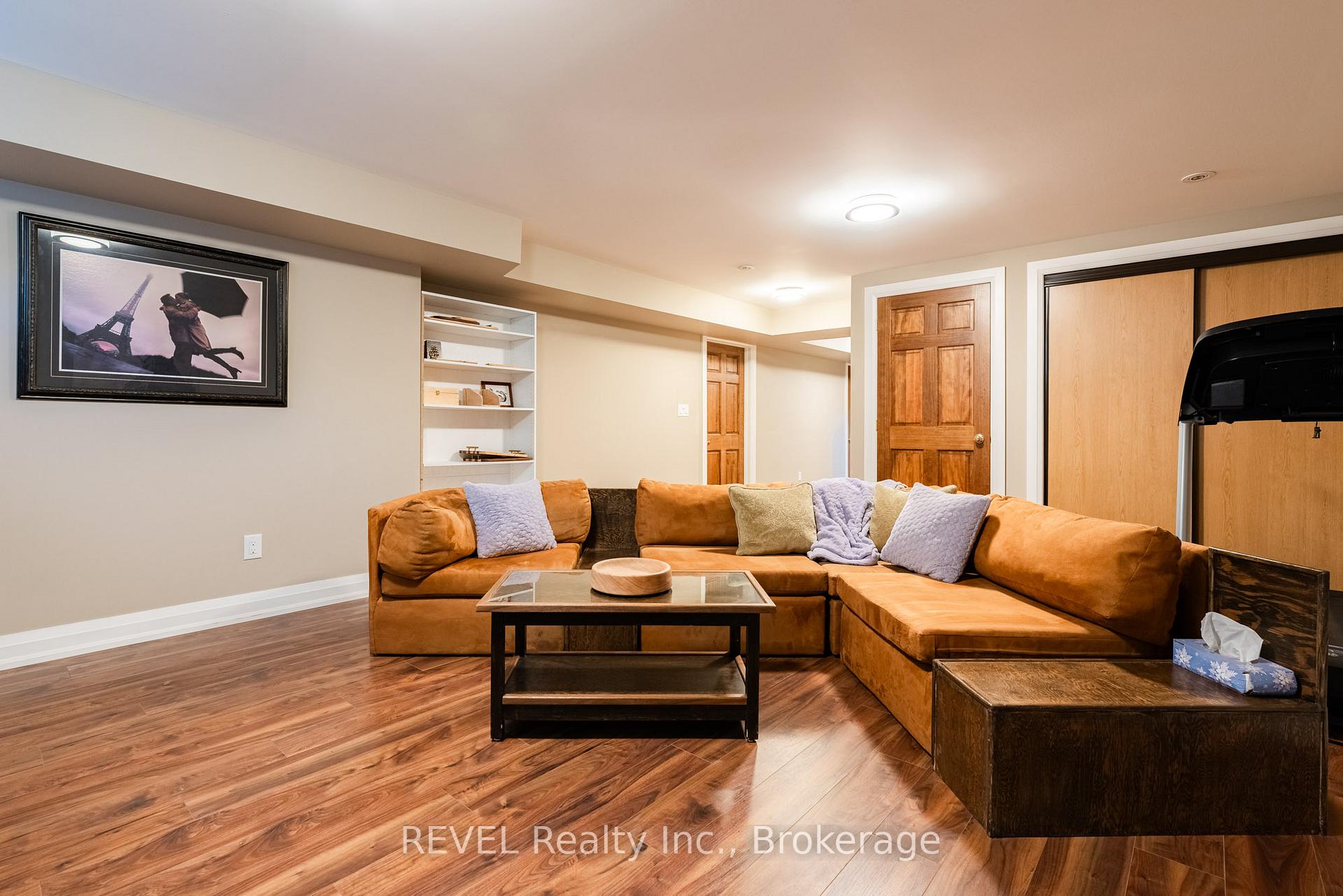 Photo 26 of 19 Francesco Crescent, St. Catharines, Rykert/Vansickle — HOMEH