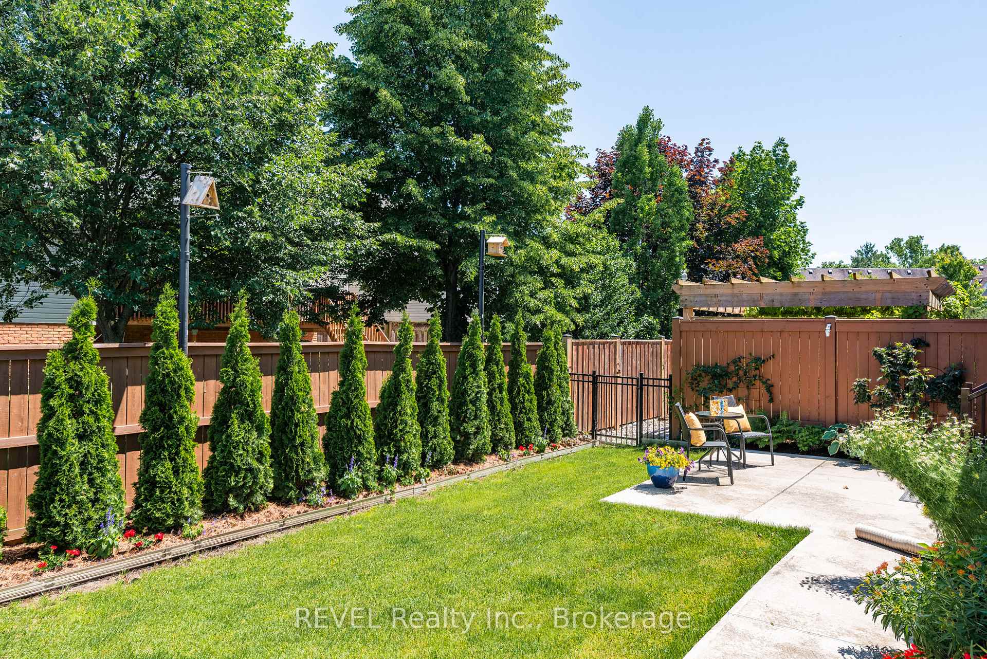 Photo 30 of 19 Francesco Crescent, St. Catharines, Rykert/Vansickle — HOMEH