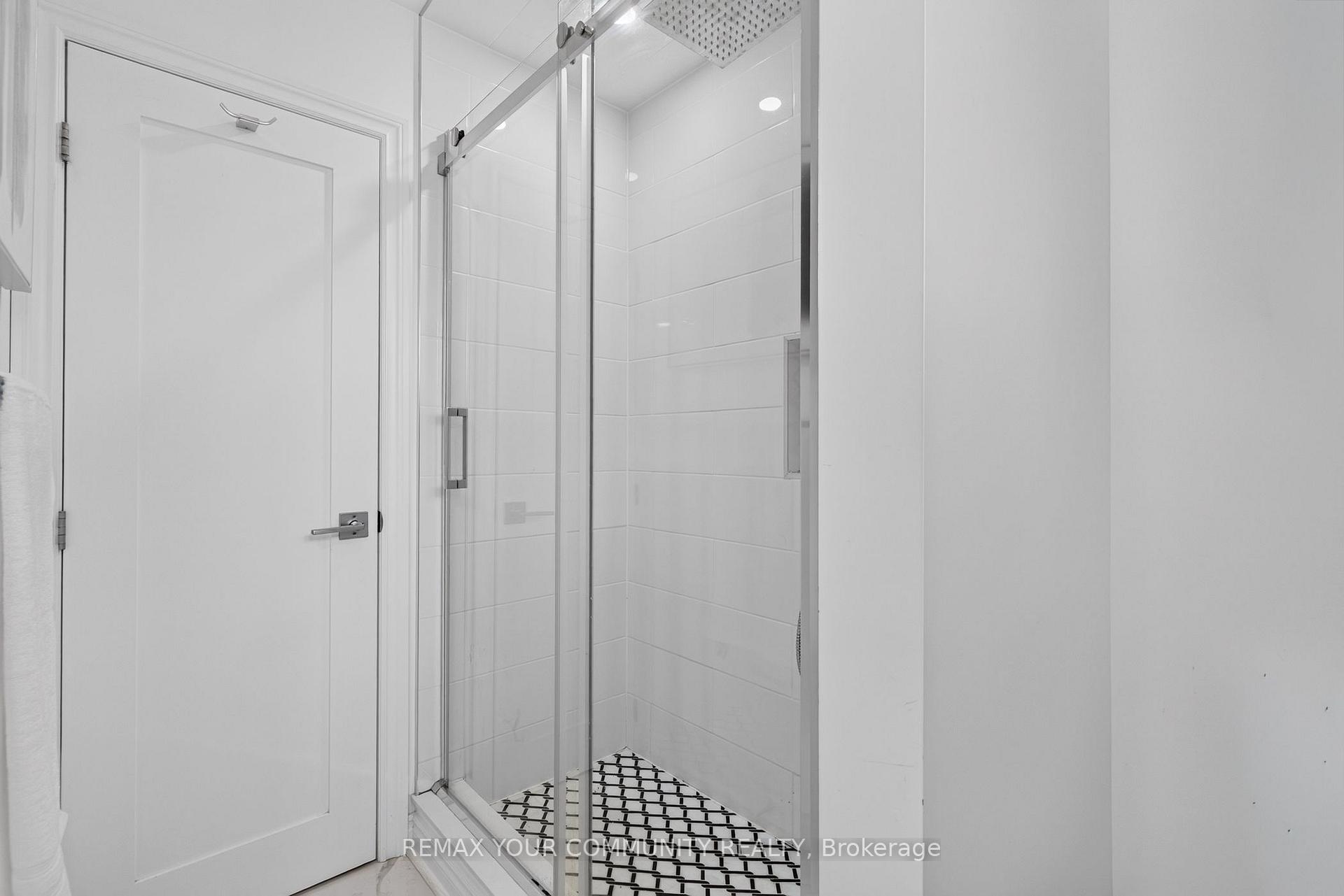 Photo 2 of 92 Beaver Bend Crescent, Etobicoke, Eringate-Centennial-West Deane — HOMEH
