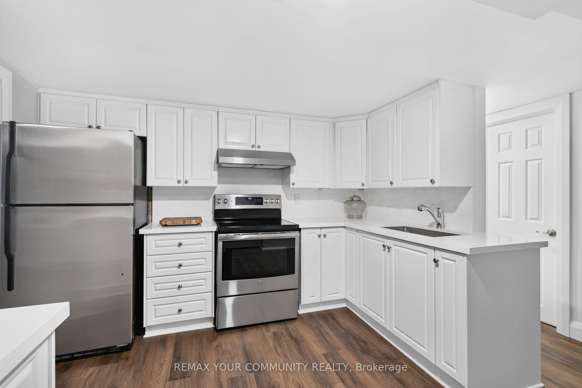 Photo 4 of 92 Beaver Bend Crescent, Etobicoke, Eringate-Centennial-West Deane — HOMEH