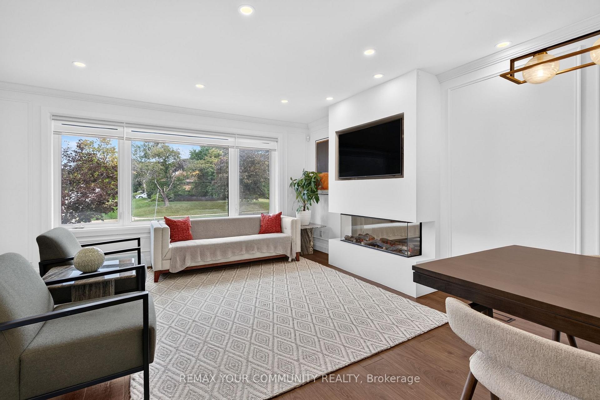 Photo 8 of 92 Beaver Bend Crescent, Etobicoke, Eringate-Centennial-West Deane — HOMEH