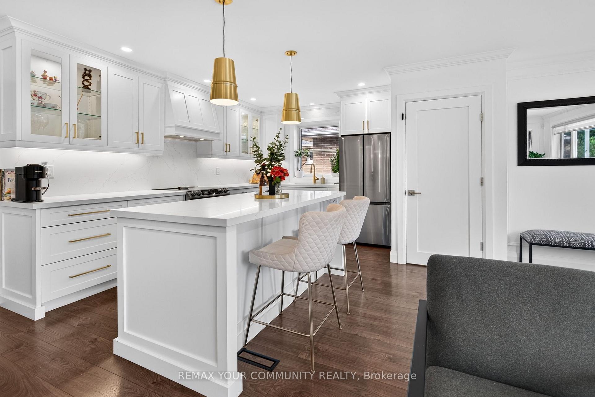 Photo 9 of 92 Beaver Bend Crescent, Etobicoke, Eringate-Centennial-West Deane — HOMEH