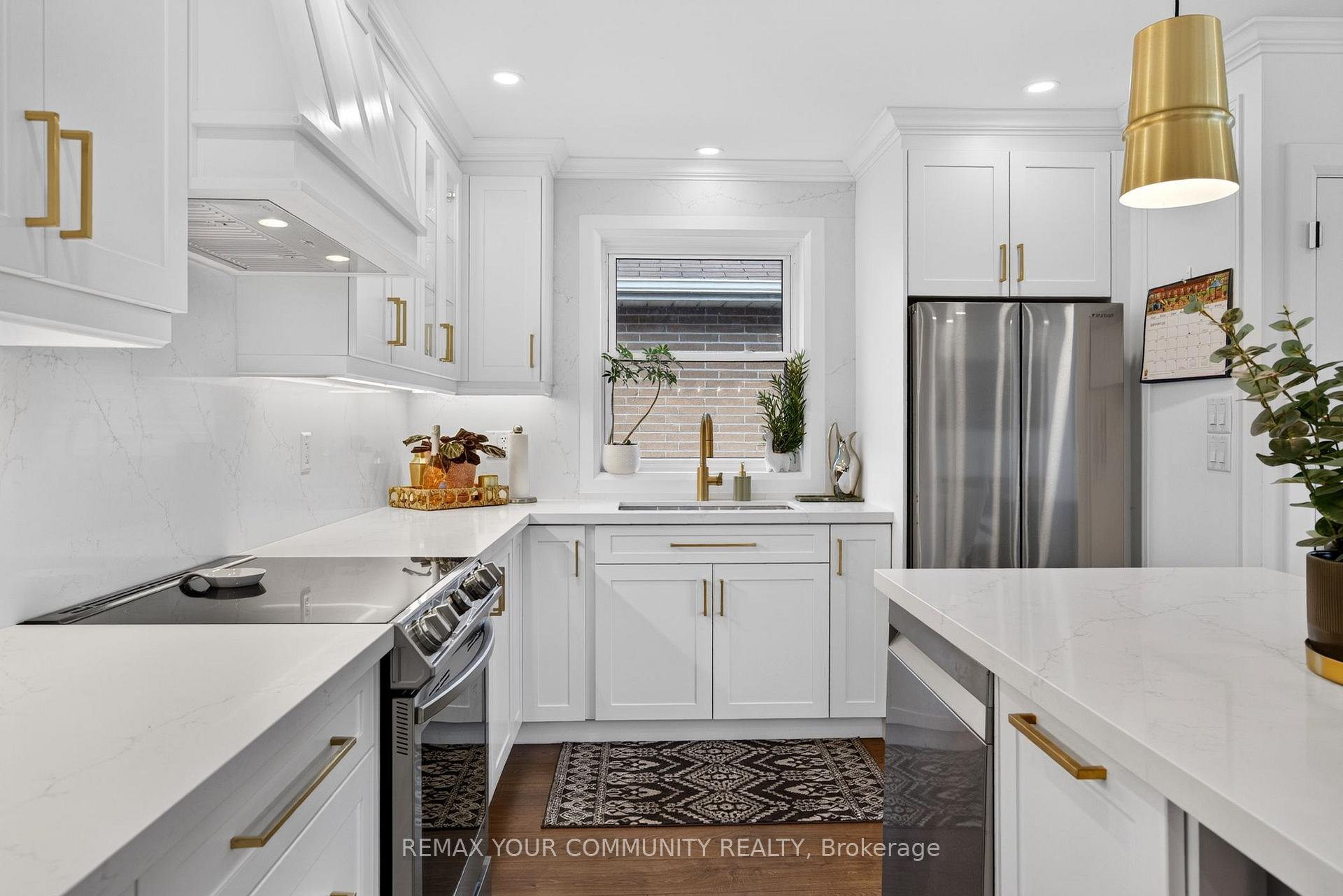 Photo 10 of 92 Beaver Bend Crescent, Etobicoke, Eringate-Centennial-West Deane — HOMEH