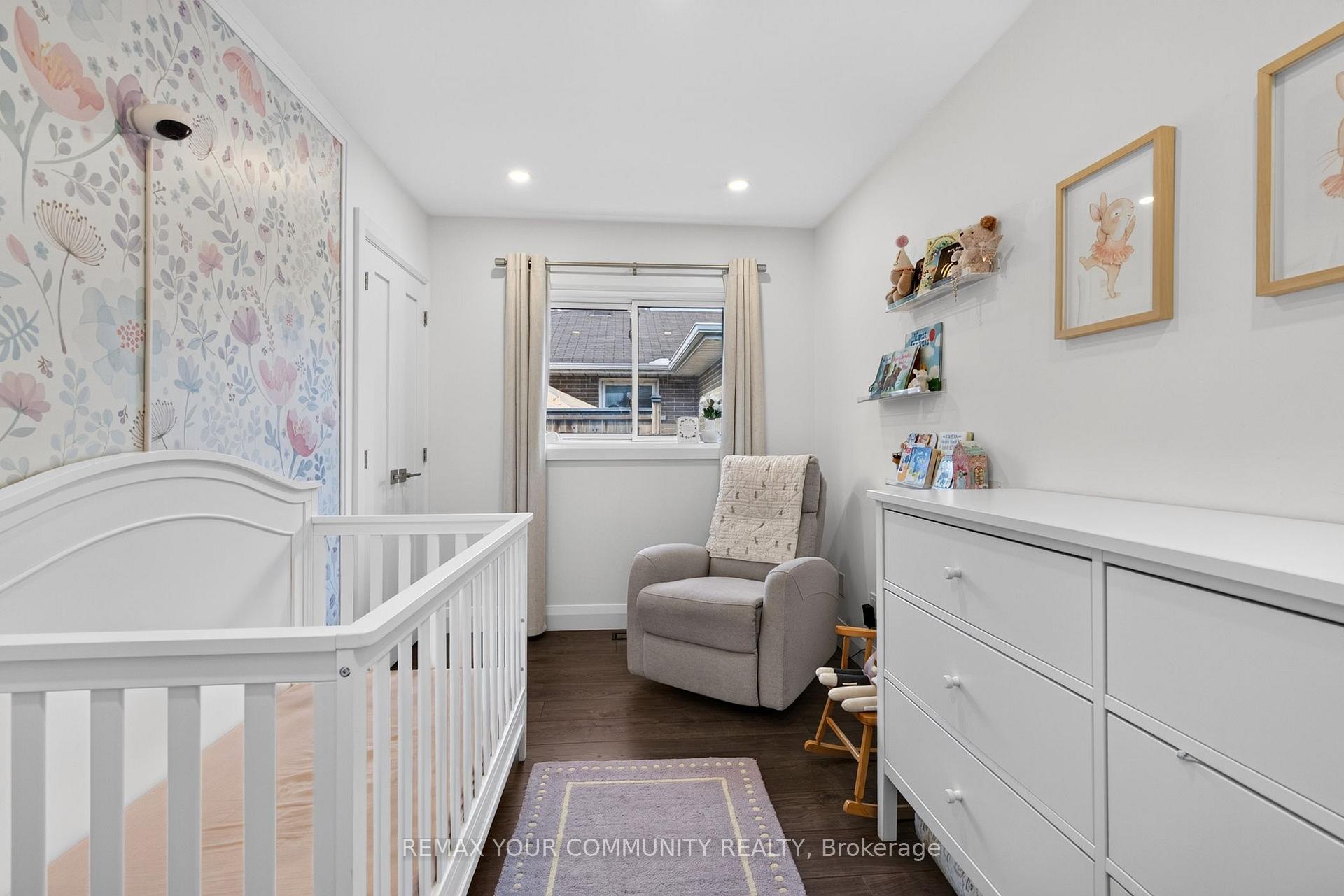 Photo 11 of 92 Beaver Bend Crescent, Etobicoke, Eringate-Centennial-West Deane — HOMEH