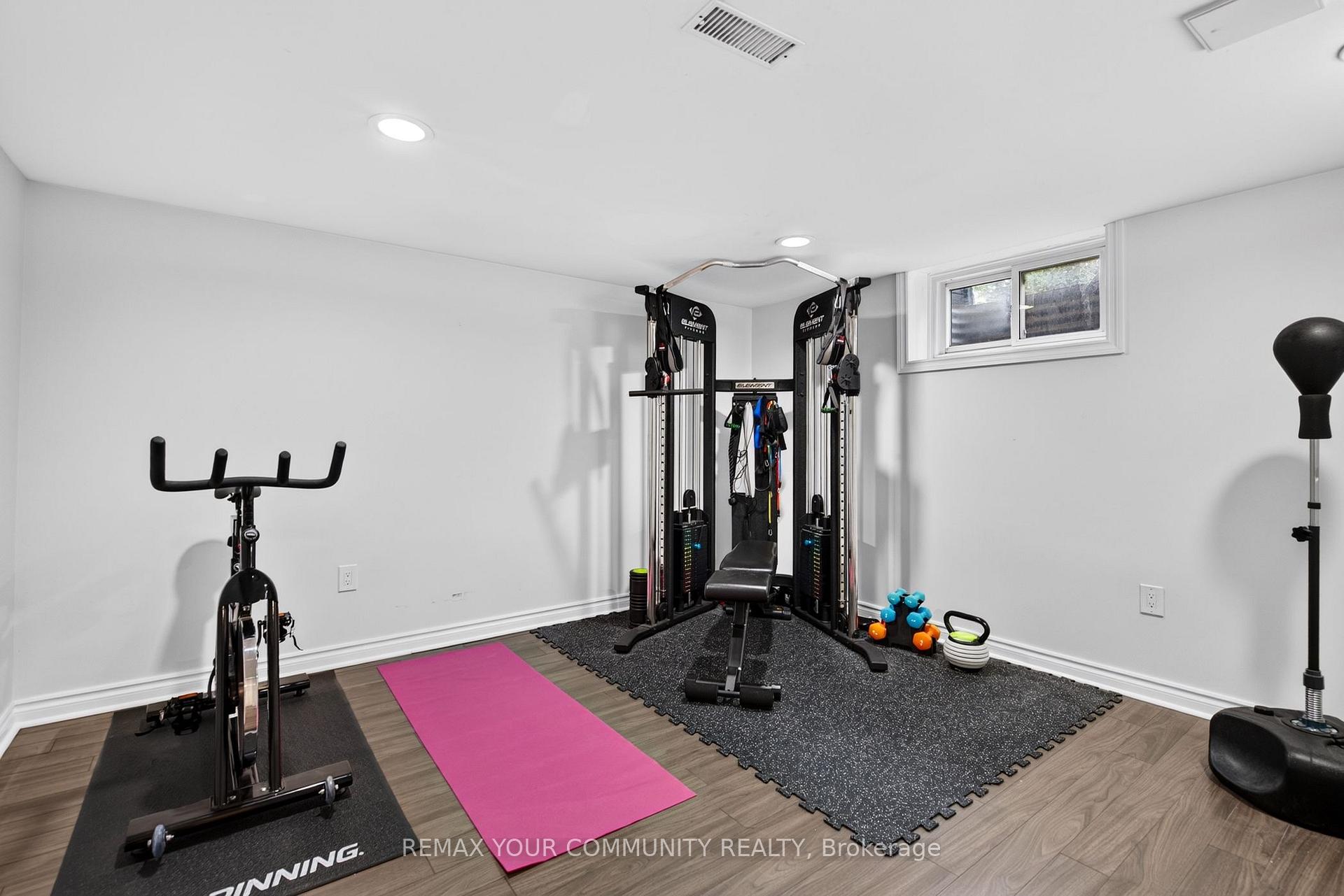 Photo 17 of 92 Beaver Bend Crescent, Etobicoke, Eringate-Centennial-West Deane — HOMEH