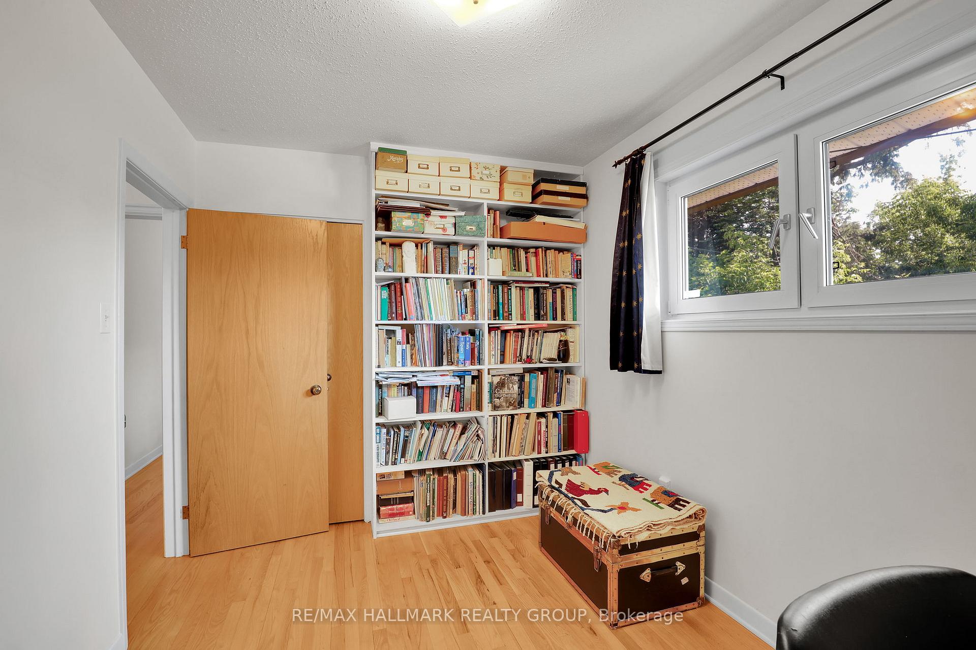 Photo 19 of 37 Lyall Street, Ottawa, City View/Skyline/Fisher Heights/Parkwood Hills — HOMEH